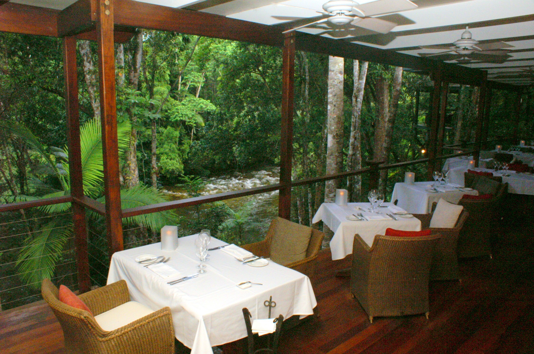 Restaurant offering spectacular view on Mossmann River