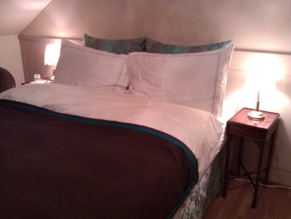 Townhouse Boutique Hotel, Zurich, bed in small room type