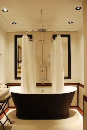 Blakes-boutique-hotel-London-bathroom-luxury-double-room