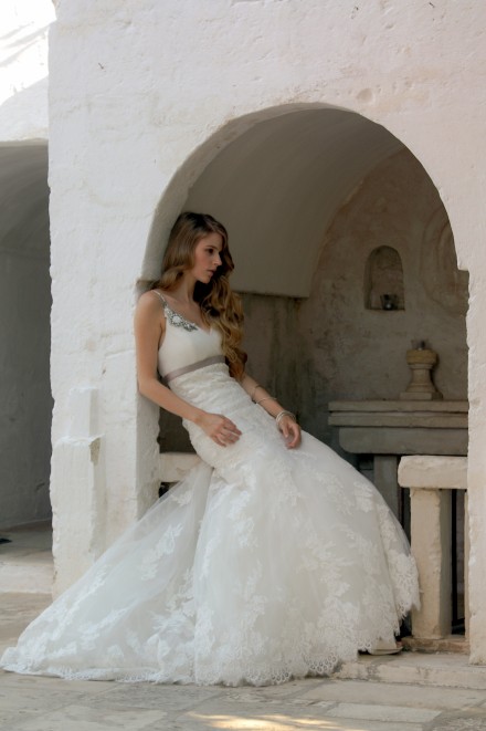 White wedding dress in Masseria Cimino, Puglia, Italy