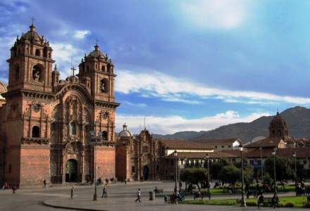 Cuzco: Plaza de Arma square and church