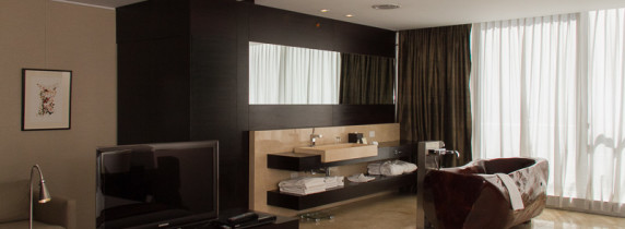 Mio Buenos Aires room with bathtub