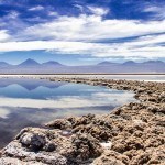 Reflexiones del volcán en el Salar de Atacama