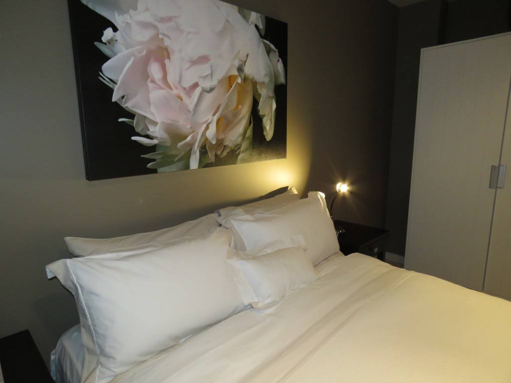 'Peony' photograph in the guestroom