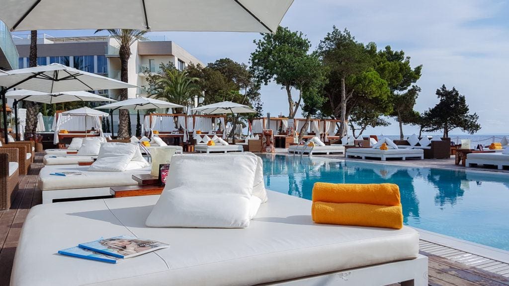 Our top 6 Ibiza beach clubs - lovely beaches, fine food worth a look 5 | travel memo
