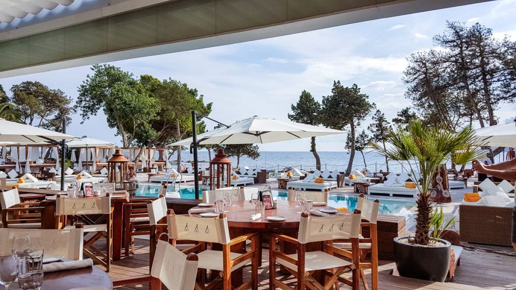 Our top 6 Ibiza beach clubs - lovely beaches, fine food worth a look 4 | travel memo