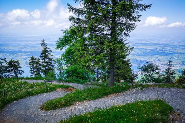 The hiking path from the Rigi in direction Kaltbad