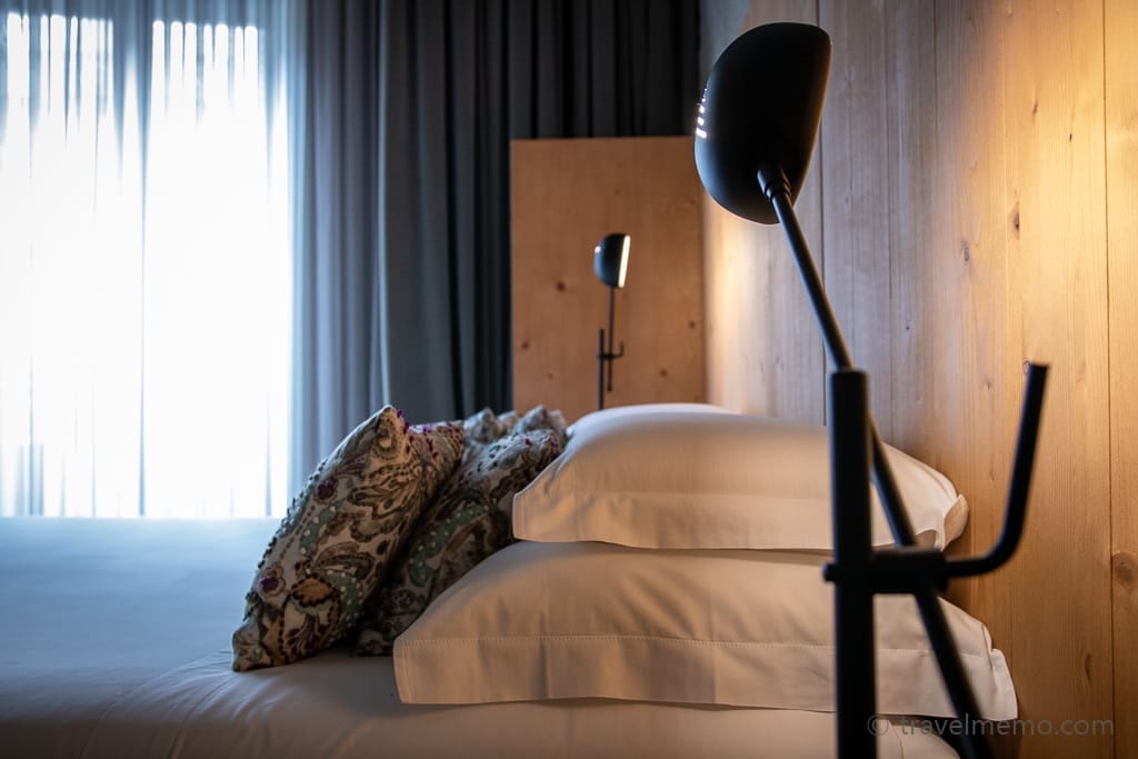 Hotel room and bedside table Armazém Luxury Housing