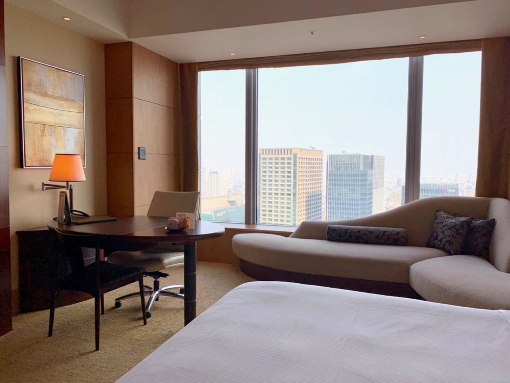 Shangri-La Hotel - Breakfast over the rooftops of Tokyo 2 | travel memo