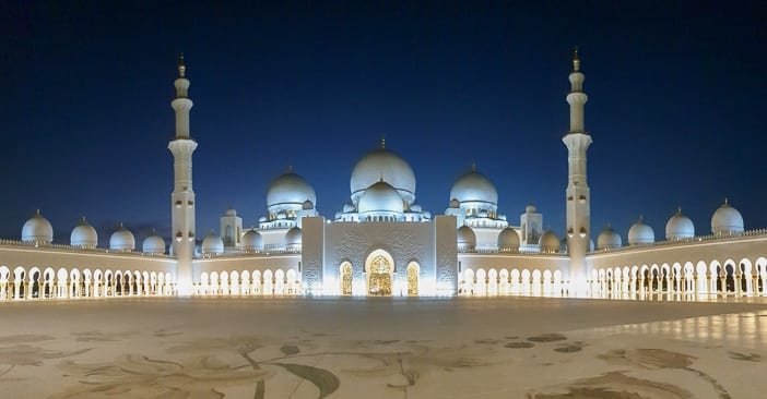 Admire Abu Dhabi's Sheikh Zayed Mosque