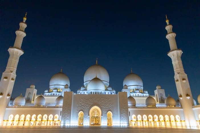 Abu Dhabi's Sheikh Zayid Mosque at night