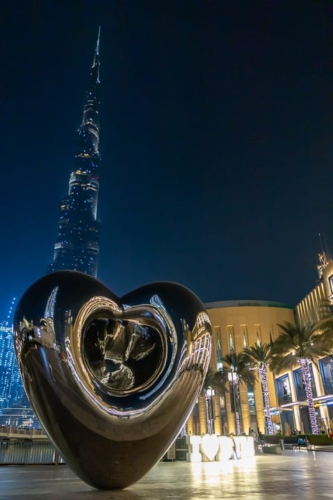 Dubai Mall by night